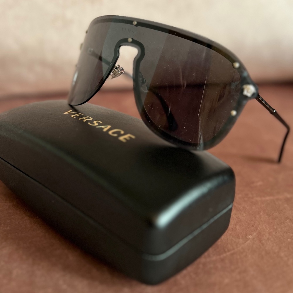 Versace Sunglasses VE2180